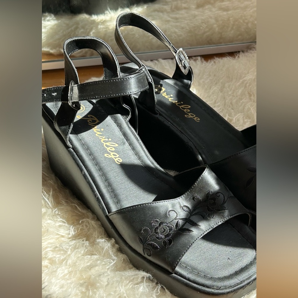 90’s Vintage Platform Sandals
